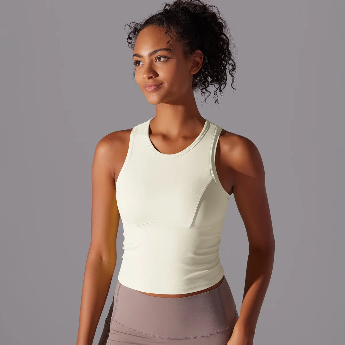 Slim-Fit Yoga Tank Top – Breathable & Quick-Dry