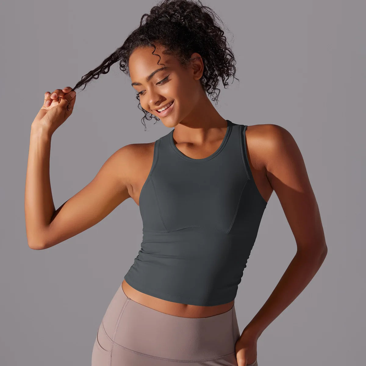 Slim-Fit Yoga Tank Top – Breathable & Quick-Dry