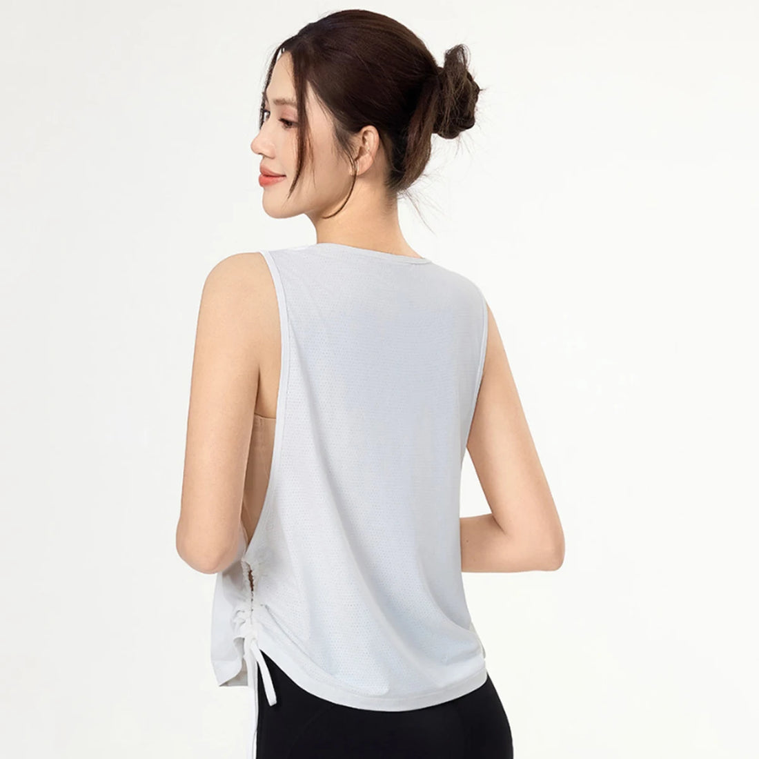 Bare-Feel Yoga Tank Top – Sexy & Supportive Fitness Vest