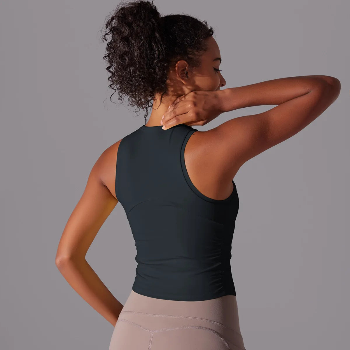 Slim-Fit Yoga Tank Top – Breathable & Quick-Dry