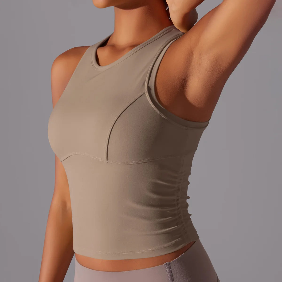 Slim-Fit Yoga Tank Top – Breathable & Quick-Dry